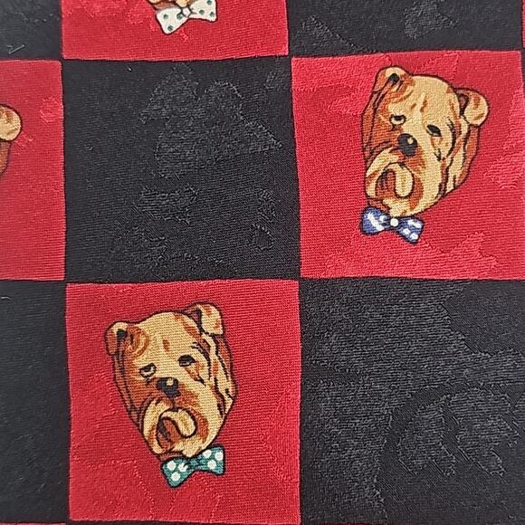 Museum Artifacts Novelty Tie Mens Bulldog Red Black Checkered Silk 59" - Picture 6 of 6